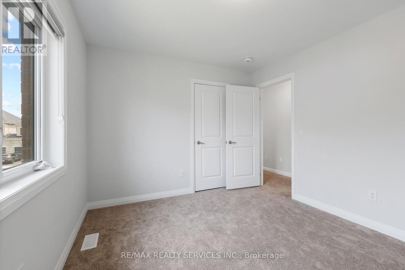 Photo 36 of 839 Sobeski Avenue, Woodstock ON