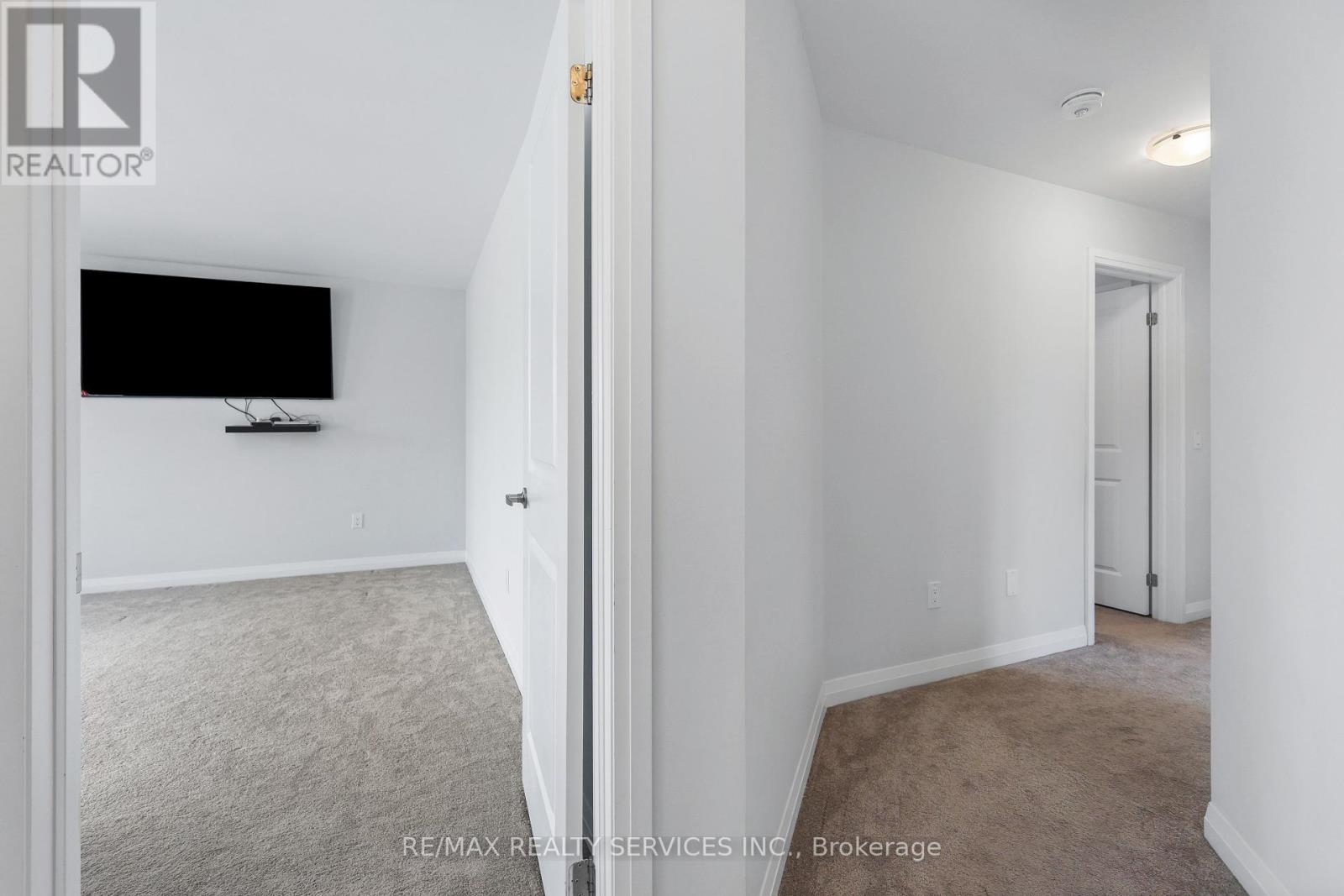 Photo 43 of 839 Sobeski Avenue, Woodstock ON