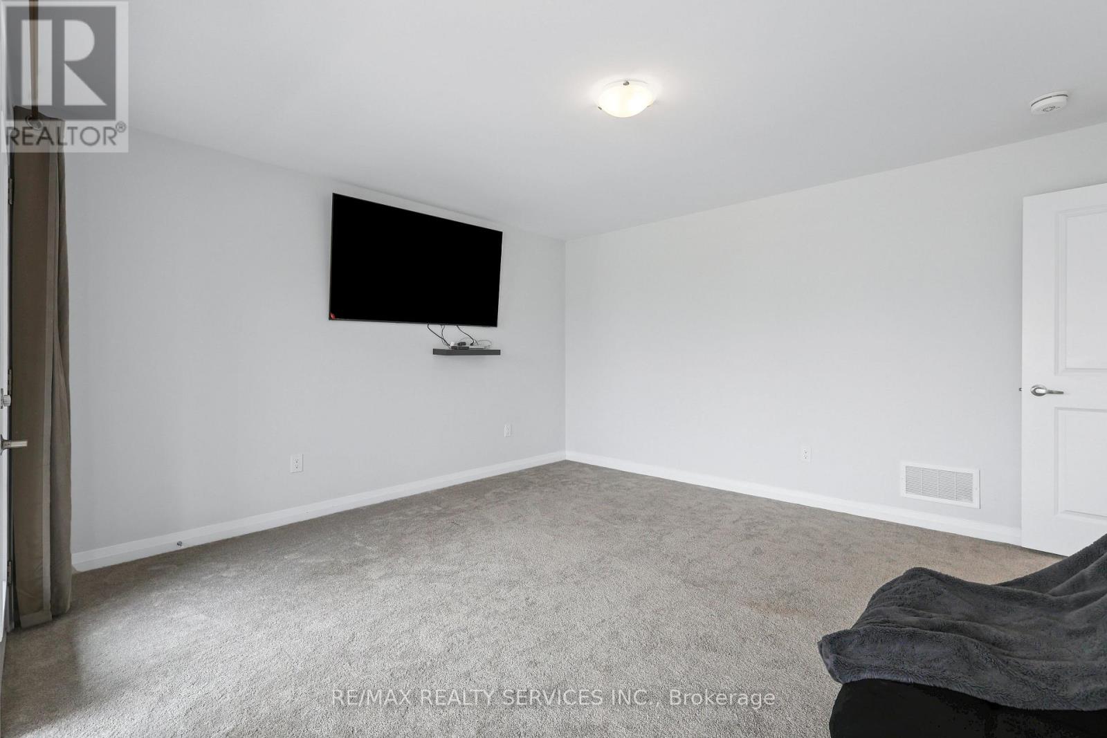 Photo 44 of 839 Sobeski Avenue, Woodstock ON