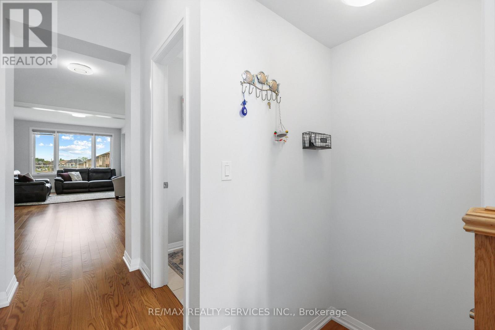 Photo 6 of 839 Sobeski Avenue, Woodstock ON