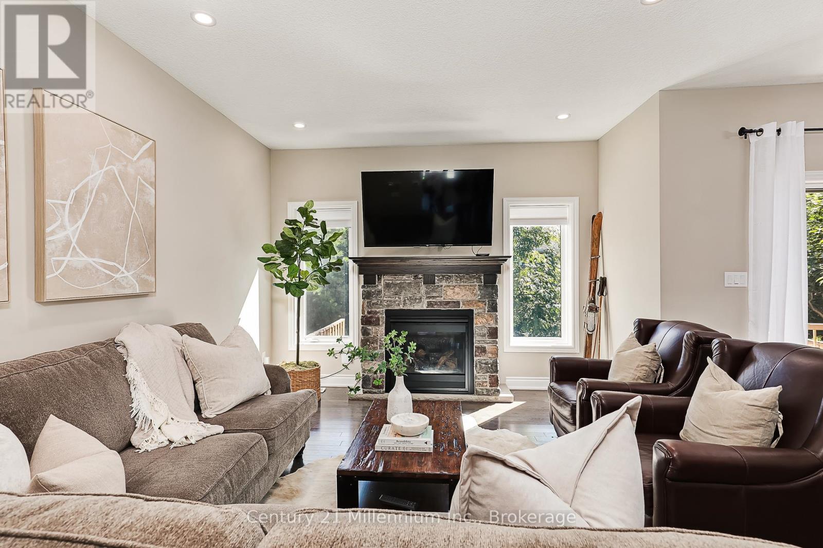 Photo 15 of 133 Conservation Way, Collingwood ON