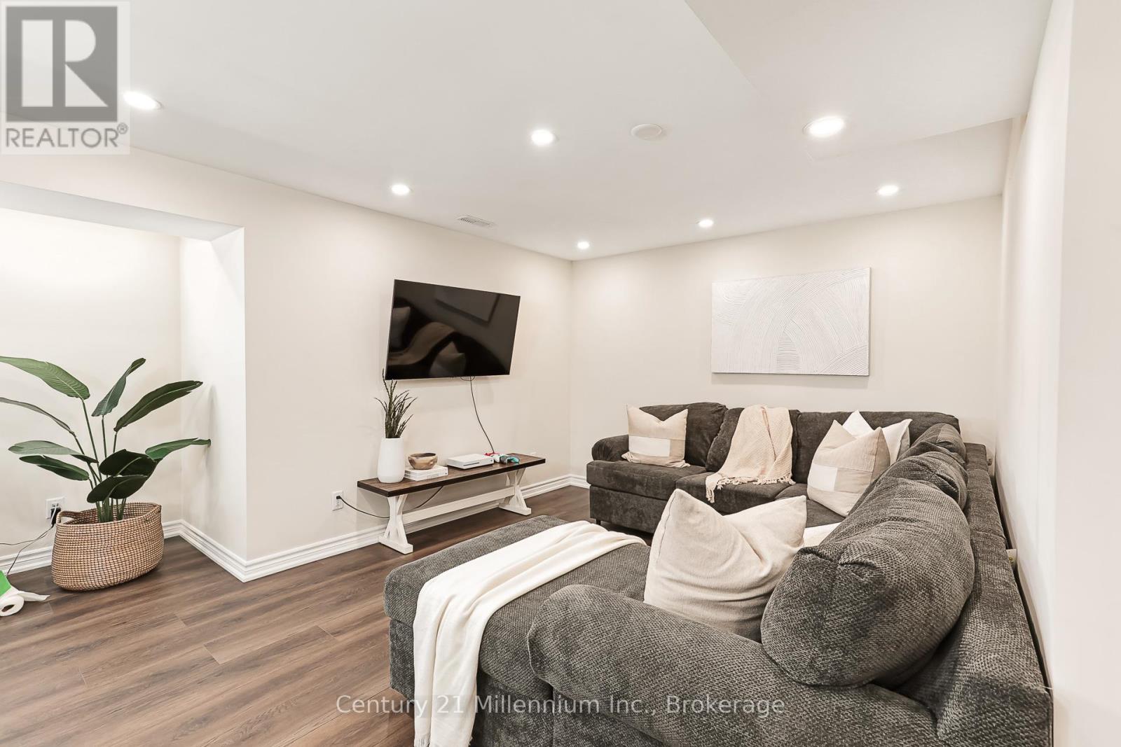 Photo 33 of 133 Conservation Way, Collingwood ON