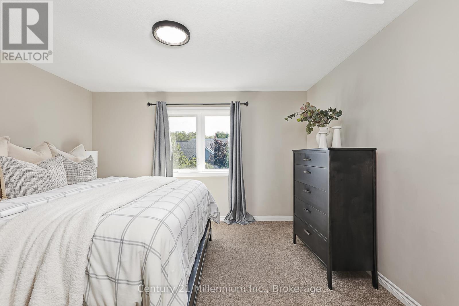 Photo 18 of 133 Conservation Way, Collingwood ON