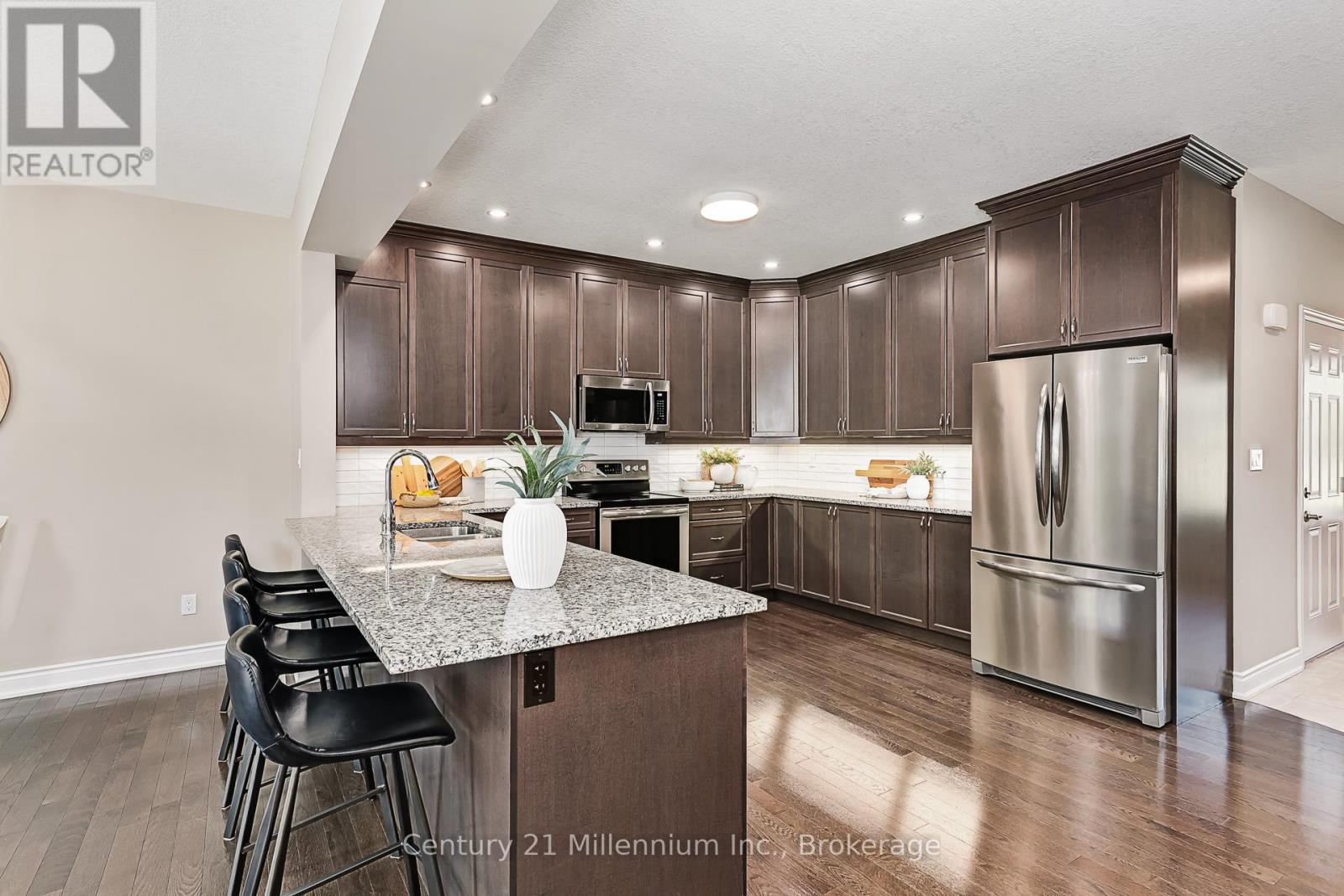 Photo 8 of 133 Conservation Way, Collingwood ON