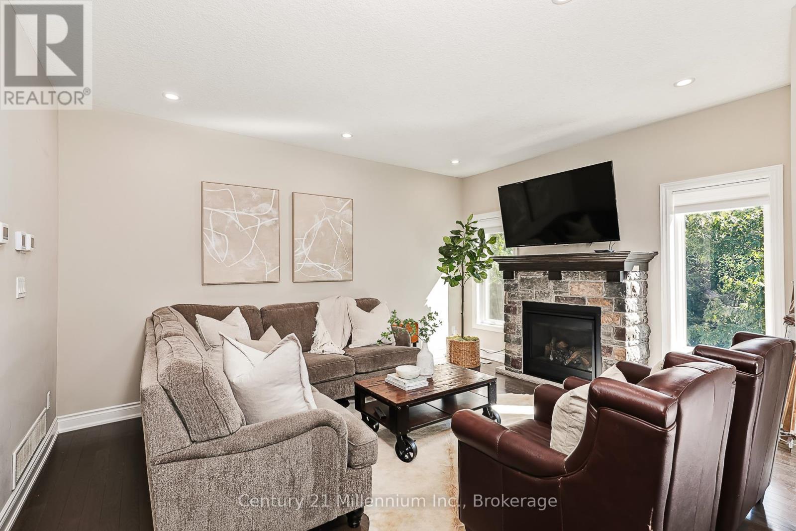 Photo 13 of 133 Conservation Way, Collingwood ON