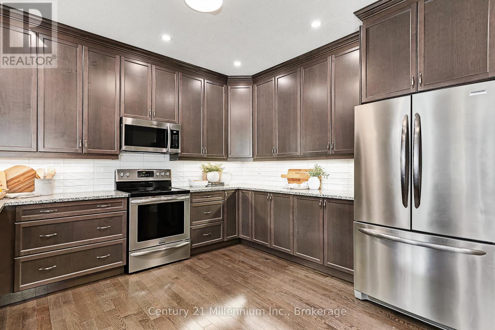 Photo 9 of 133 Conservation Way, Collingwood ON