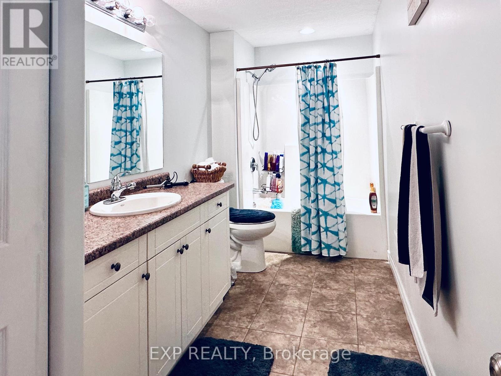 Photo 35 of 1 Falconridge Court, St Thomas ON