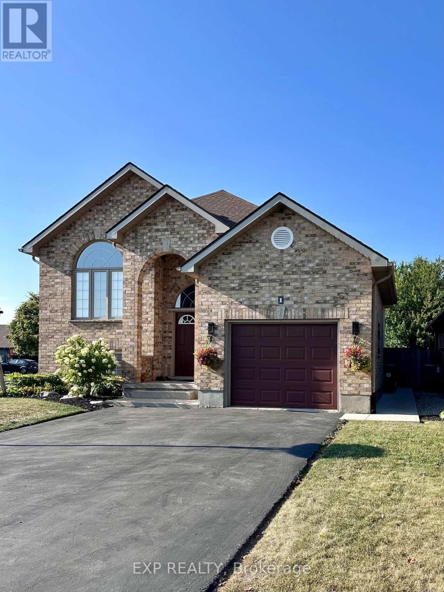 Photo 3 of 1 Falconridge Court, St Thomas ON