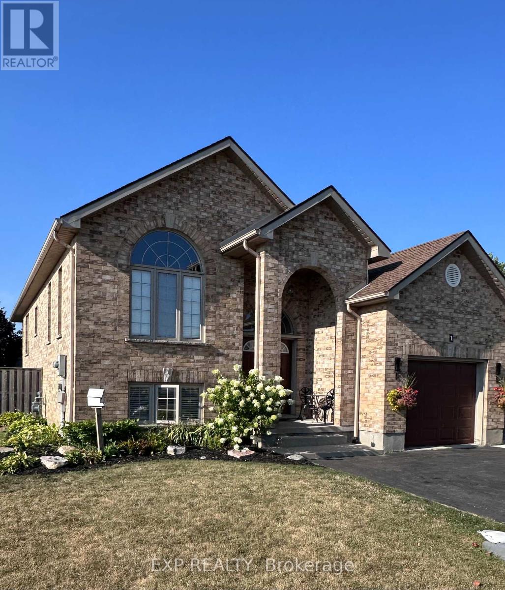 Photo 5 of 1 Falconridge Court, St Thomas ON