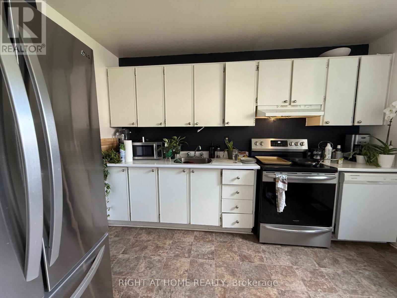 Photo 2 of 3110 Quail Drive, Ottawa ON