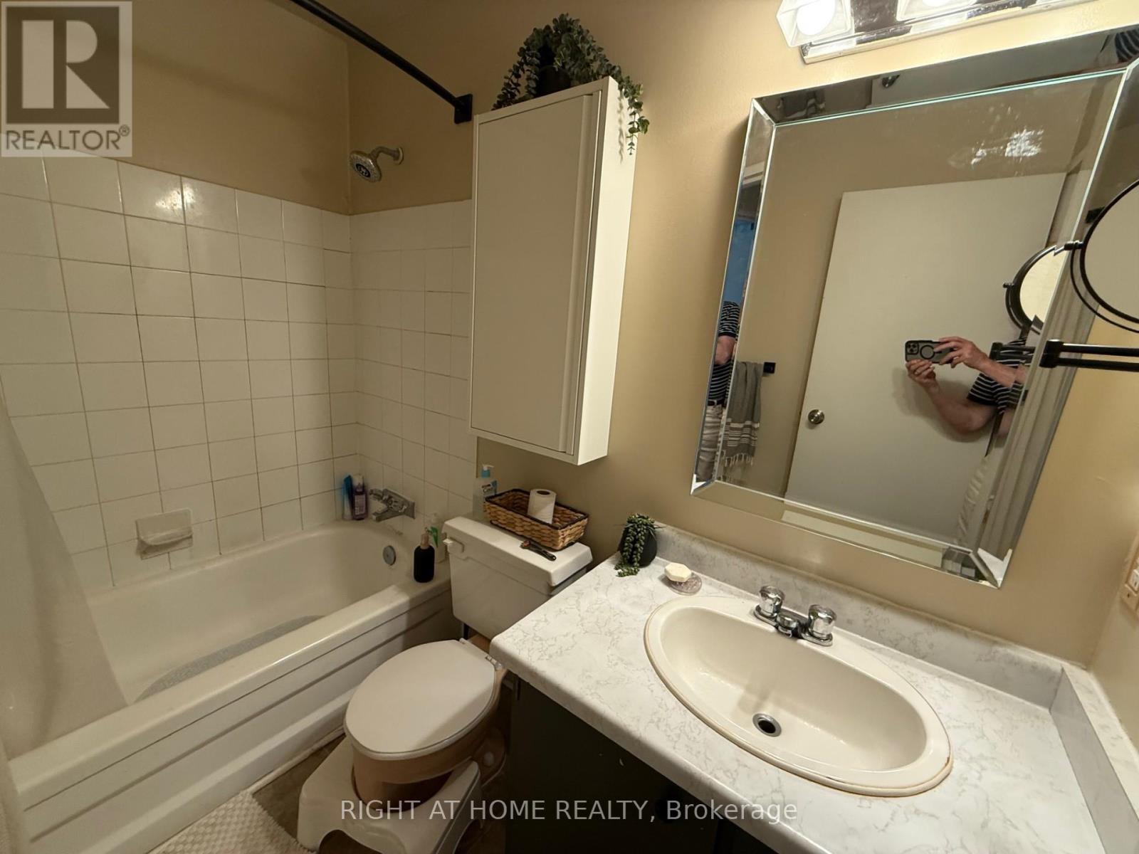 Photo 5 of 3110 Quail Drive, Ottawa ON