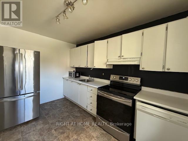 Photo 7 of 3110 Quail Drive, Ottawa ON