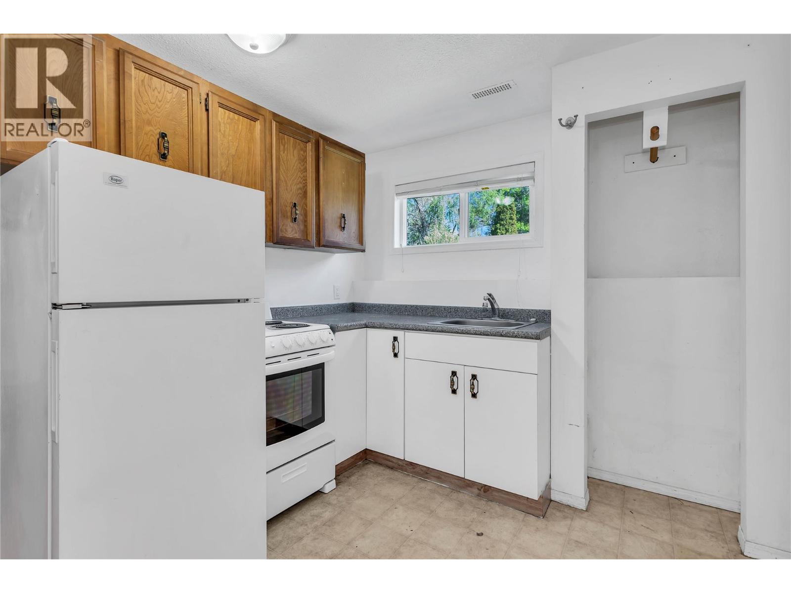  1480 Denver Road, Kelowna