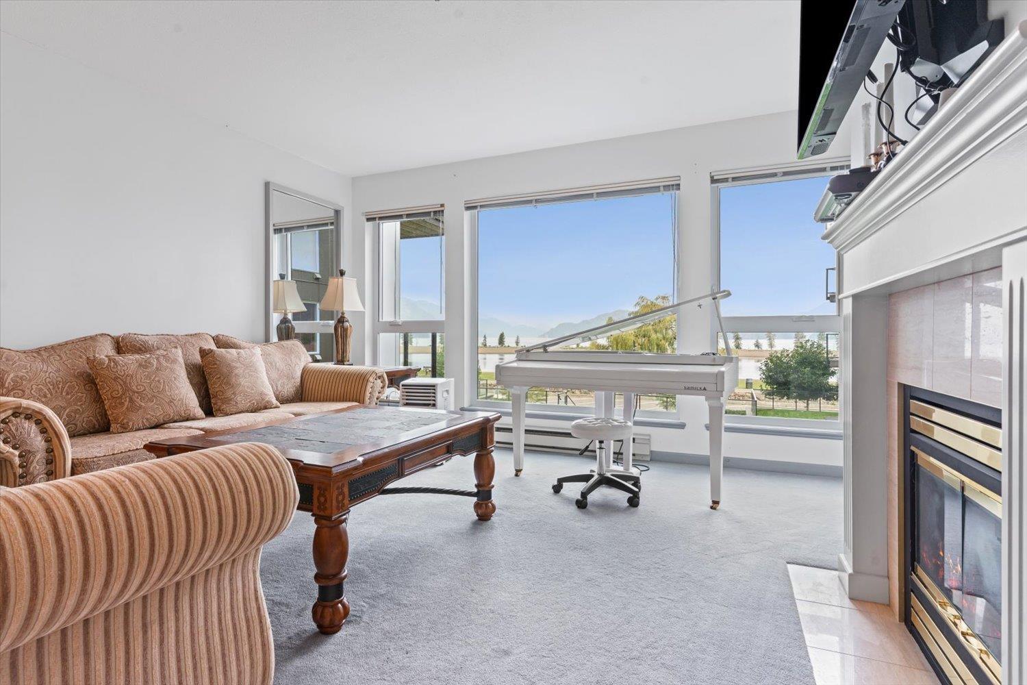 209 378 ESPLANADE AVENUE, Harrison Hot Springs, Harrison Hot Springs