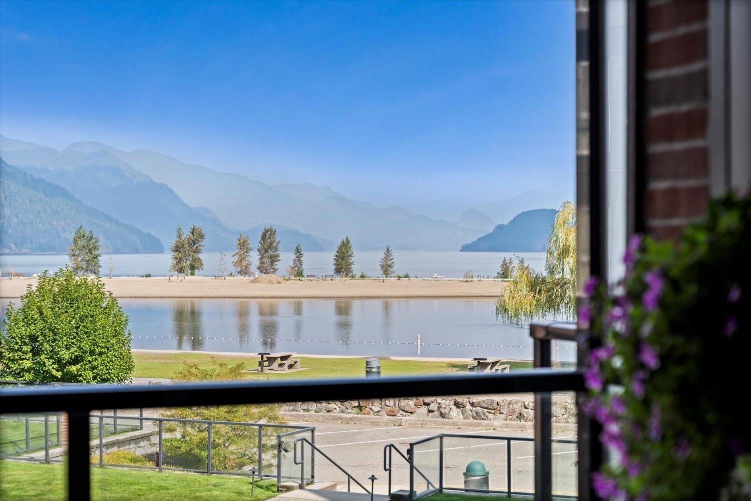 209 378 ESPLANADE AVENUE, Harrison Hot Springs, Harrison Hot Springs