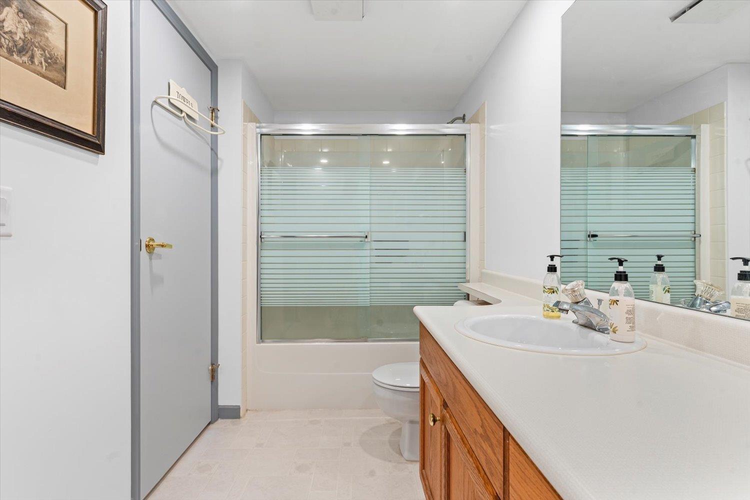 209 378 ESPLANADE AVENUE, Harrison Hot Springs, Harrison Hot Springs