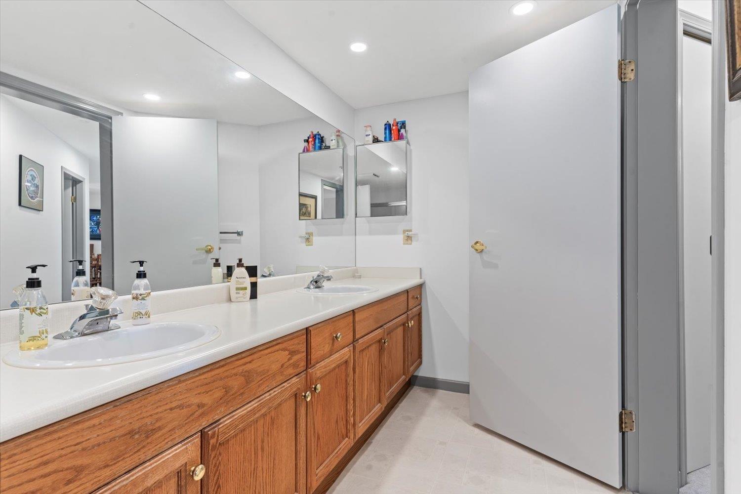 209 378 ESPLANADE AVENUE, Harrison Hot Springs, Harrison Hot Springs