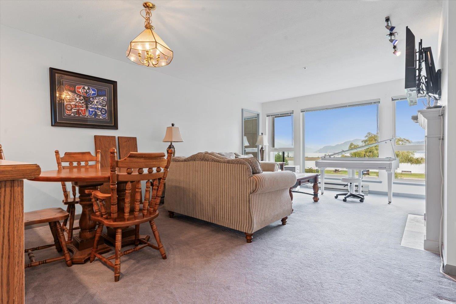 209 378 ESPLANADE AVENUE, Harrison Hot Springs, Harrison Hot Springs