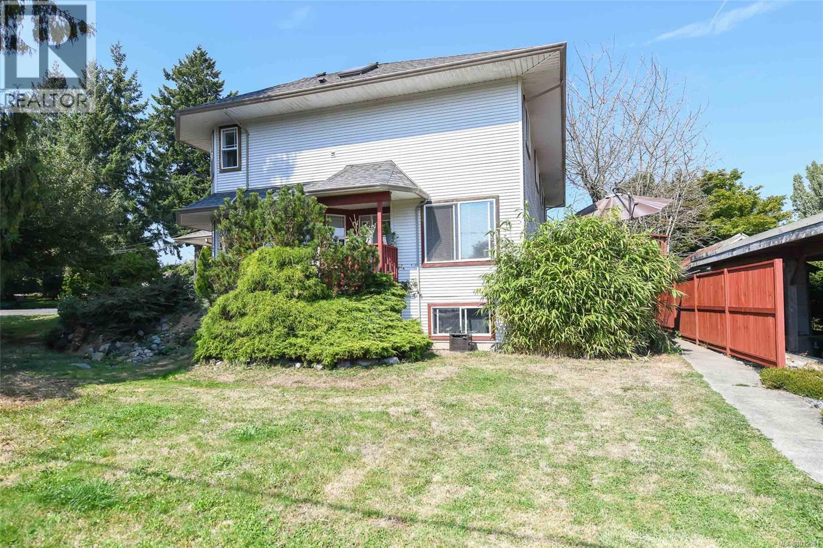B 1188 Lewis Ave, Courtenay