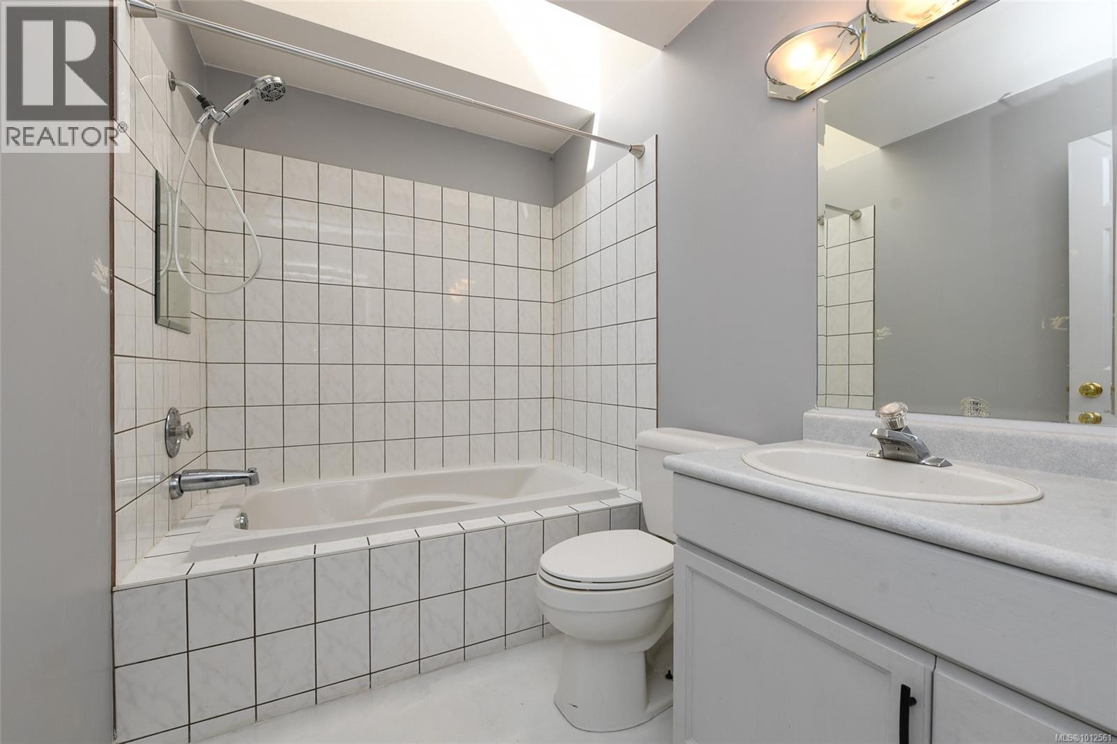 B 1188 Lewis Ave, Courtenay
