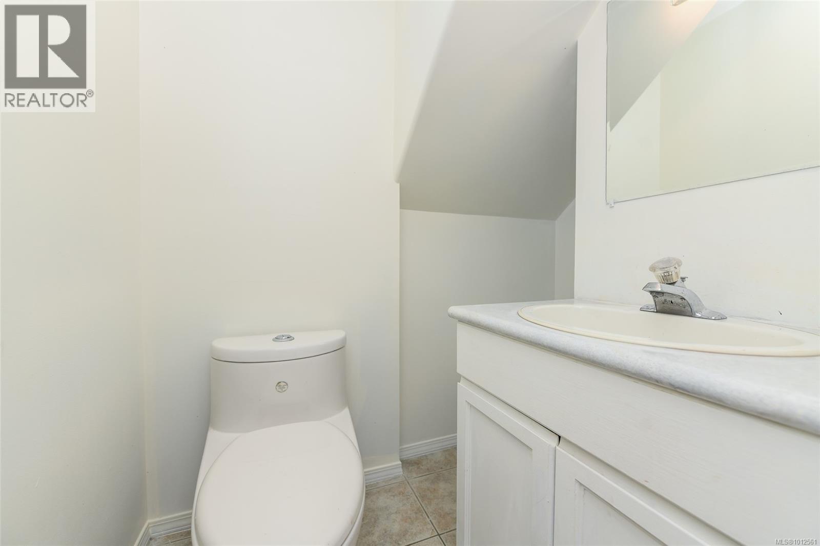 B 1188 Lewis Ave, Courtenay