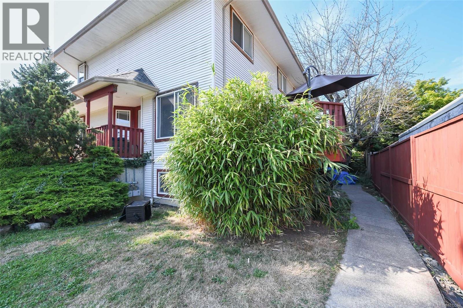 B 1188 Lewis Ave, Courtenay