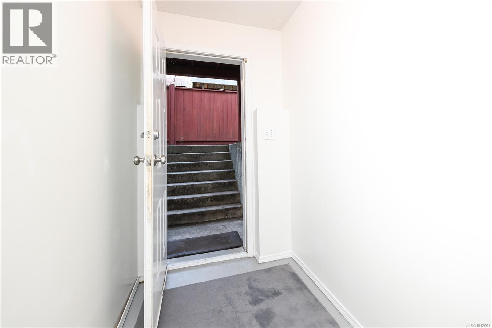 B 1188 Lewis Ave, Courtenay