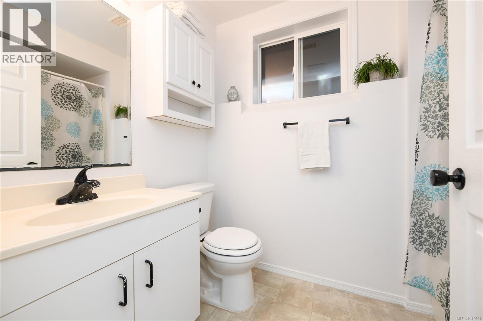 B 1188 Lewis Ave, Courtenay