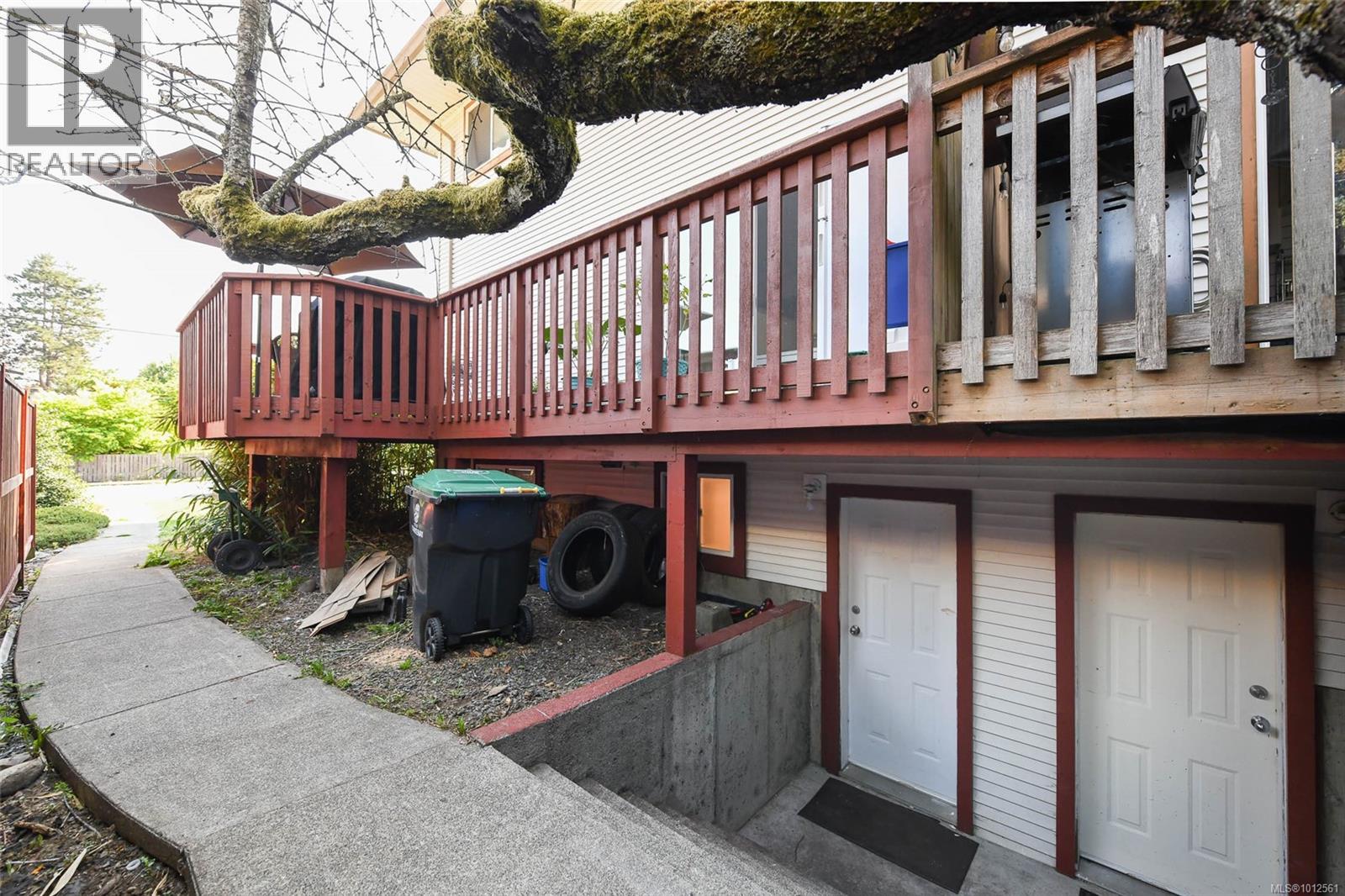 B 1188 Lewis Ave, Courtenay