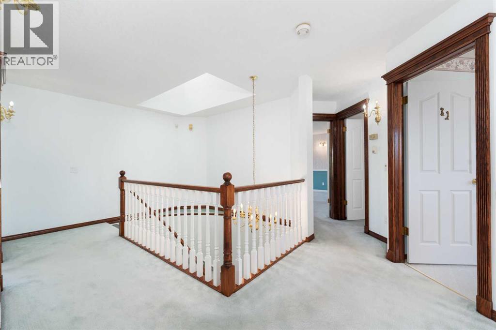 Single Family House for Sale in  Evergreen Hill SW Evergreen Calgary 