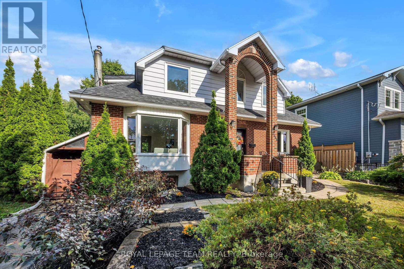 Photo 2 of 2233 Beaver Avenue, Ottawa ON