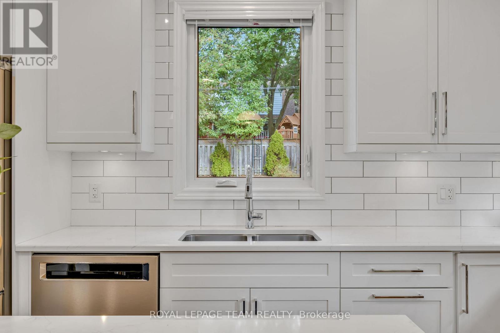 Photo 21 of 2233 Beaver Avenue, Ottawa ON