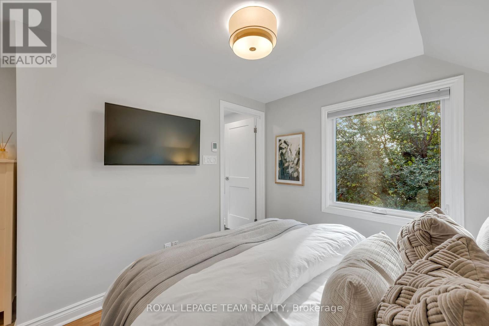 Photo 34 of 2233 Beaver Avenue, Ottawa ON