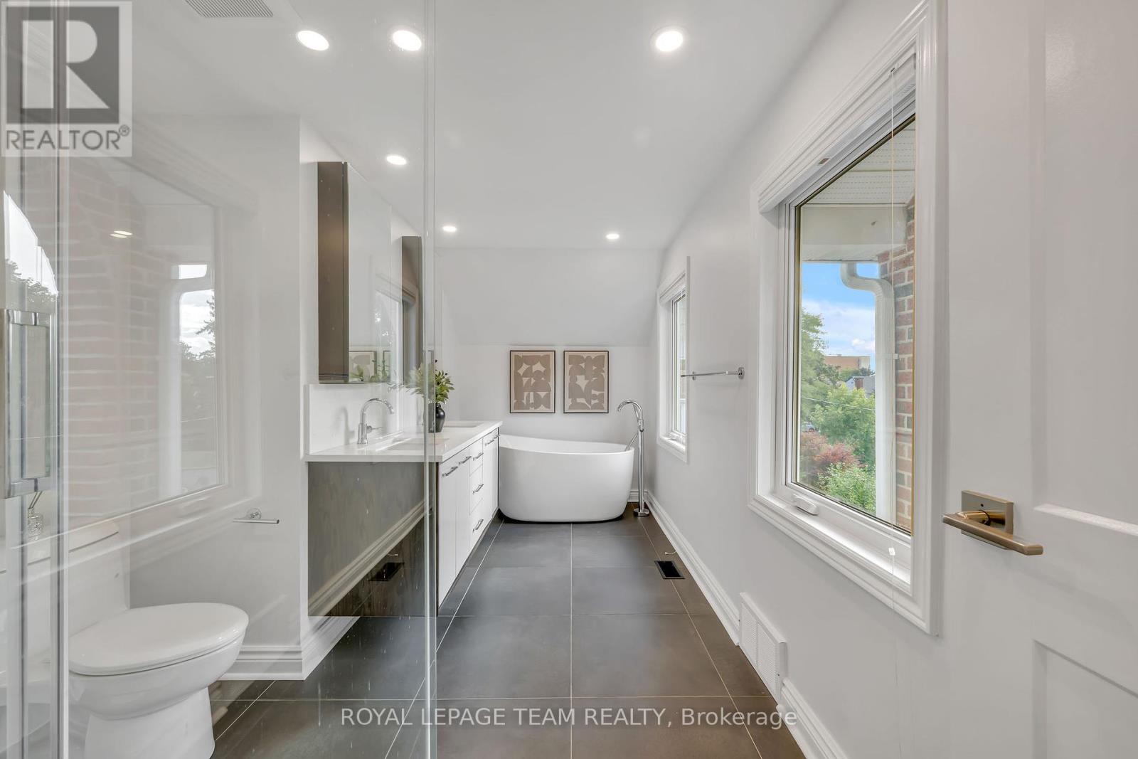 Photo 36 of 2233 Beaver Avenue, Ottawa ON