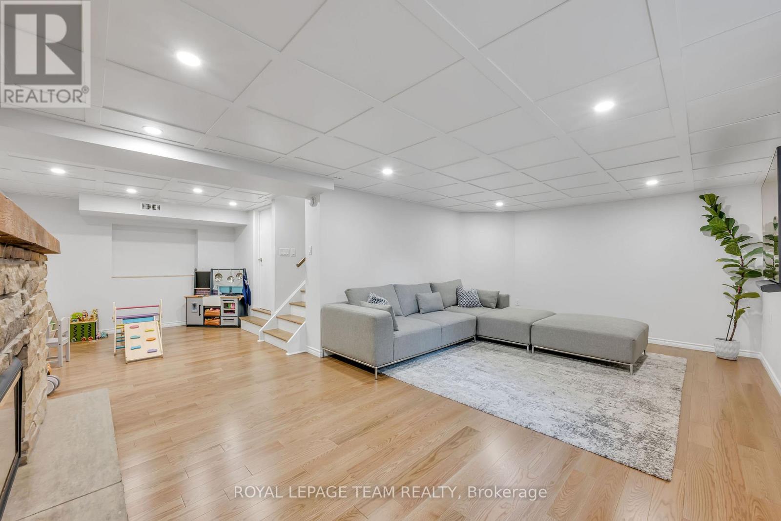Photo 41 of 2233 Beaver Avenue, Ottawa ON