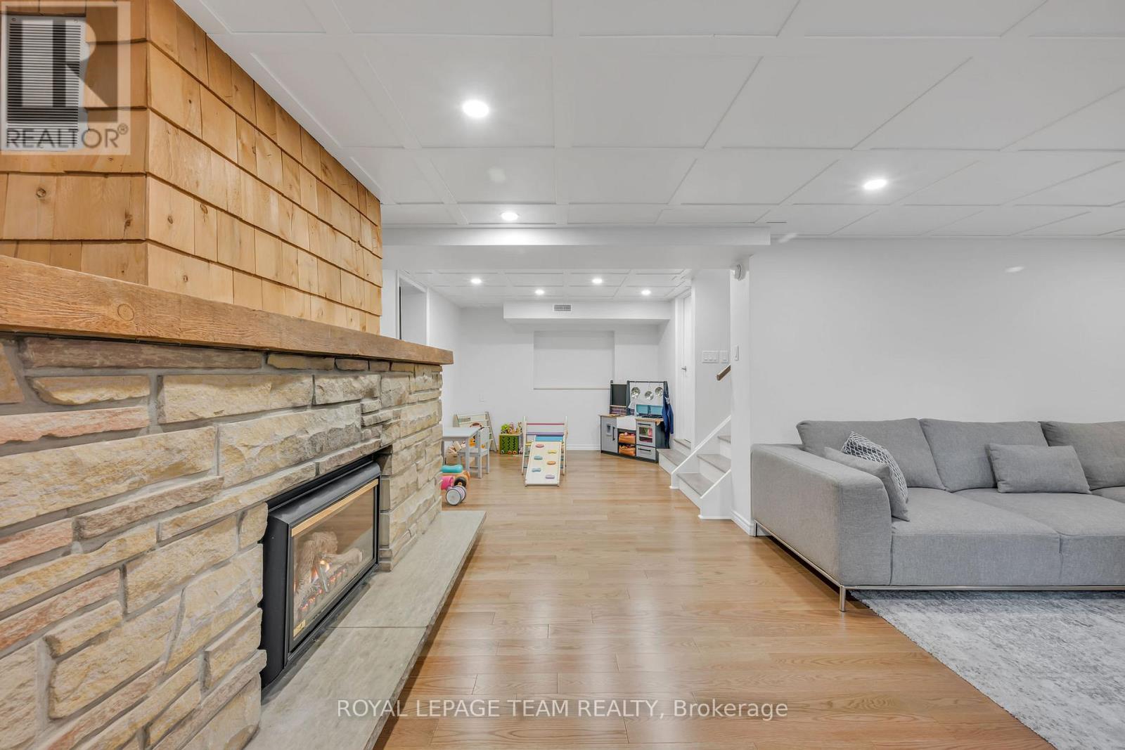 Photo 42 of 2233 Beaver Avenue, Ottawa ON