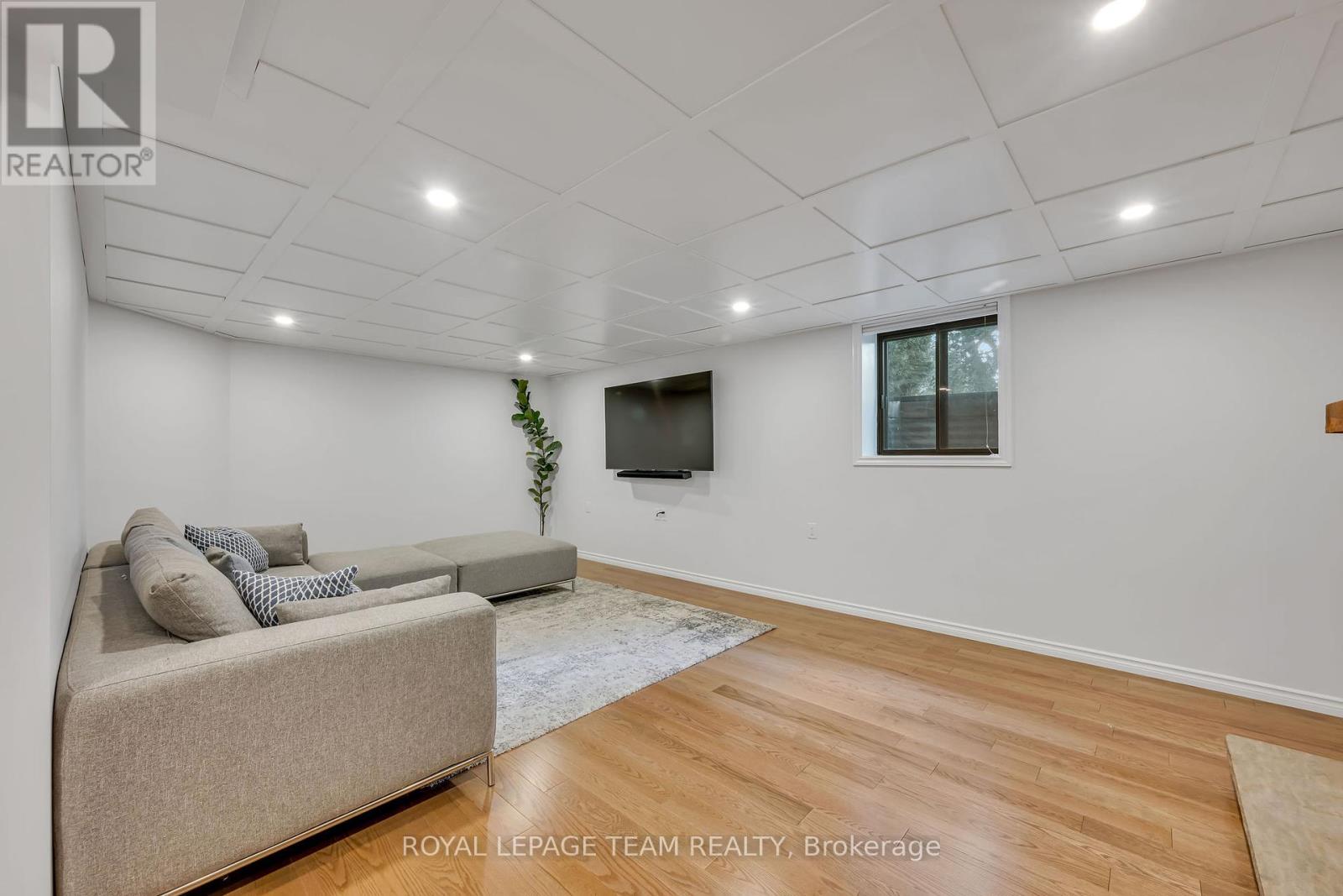 Photo 43 of 2233 Beaver Avenue, Ottawa ON