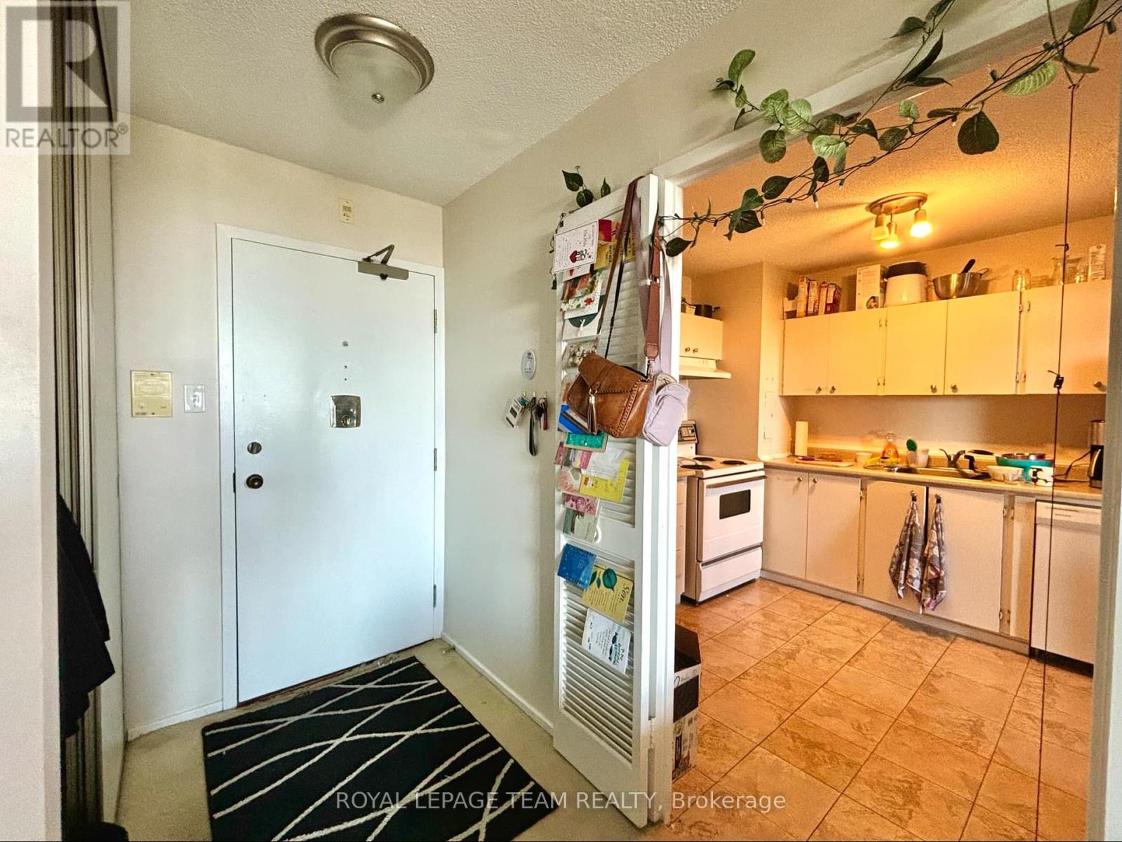 Photo 11 of 1101 2951 Riverside Drive, Ottawa ON