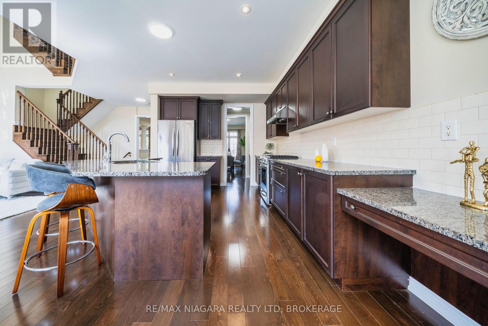 Photo 15 of 40 Dungannon Drive, Markham ON