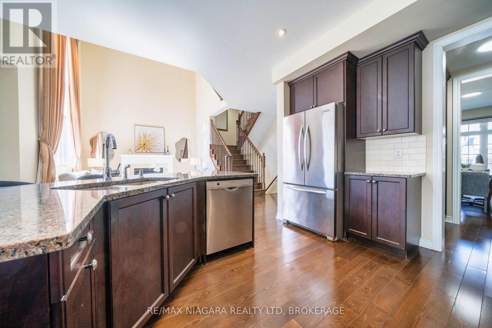 Photo 16 of 40 Dungannon Drive, Markham ON