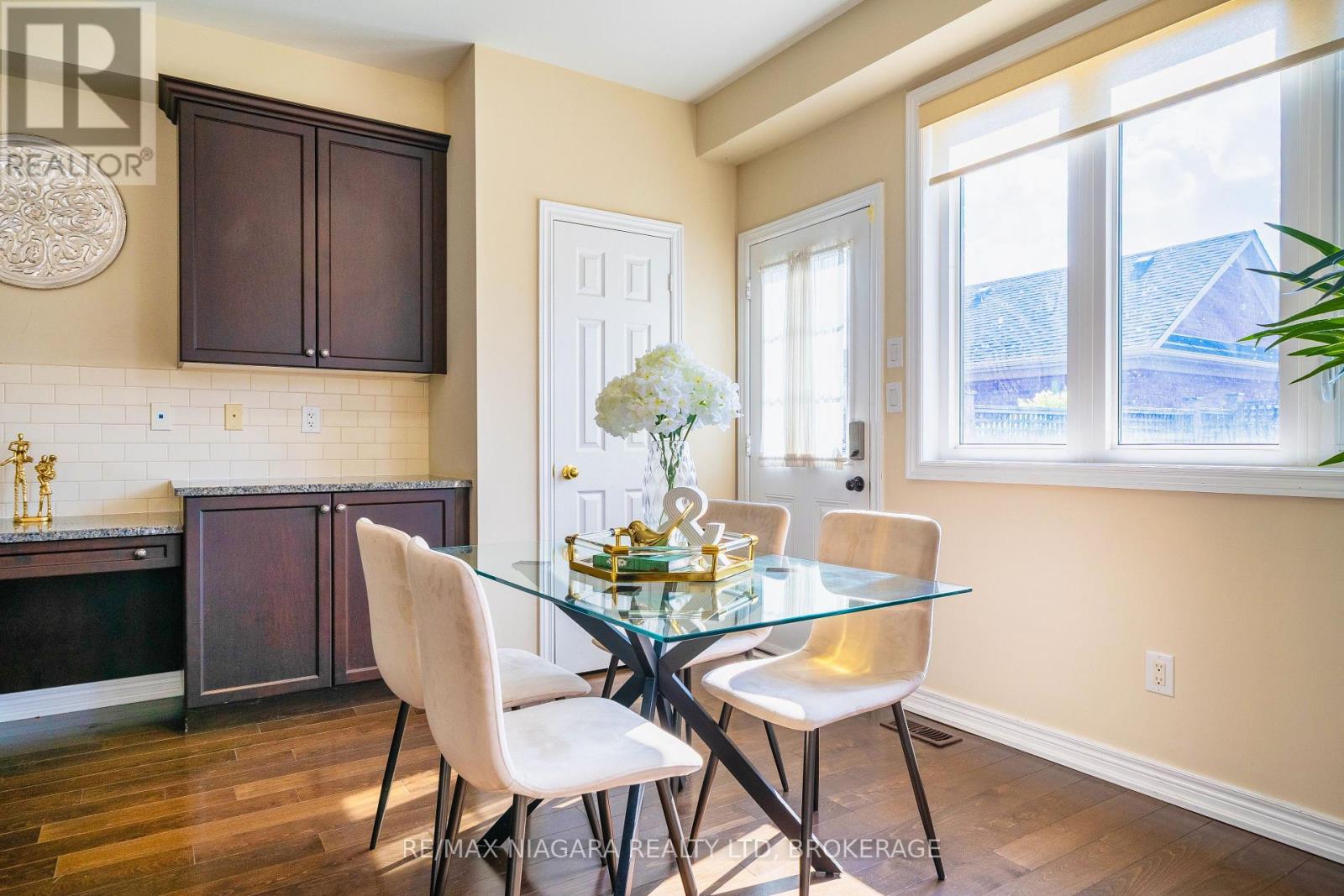 Photo 19 of 40 Dungannon Drive, Markham ON