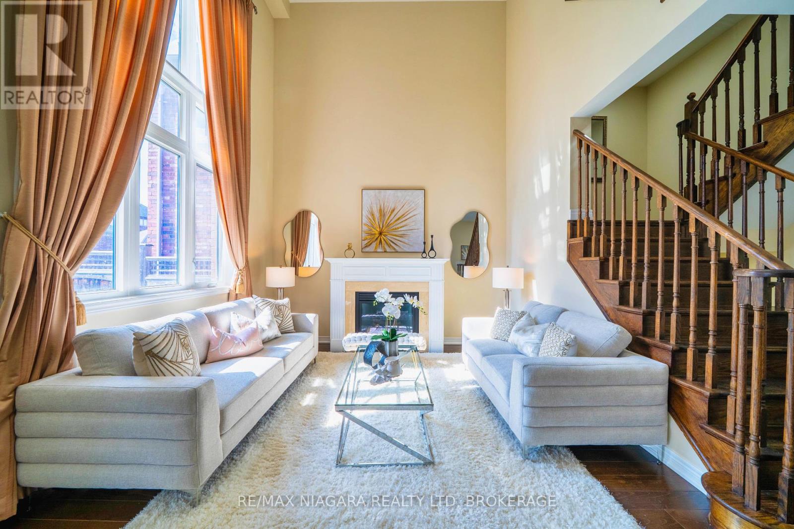 Photo 21 of 40 Dungannon Drive, Markham ON