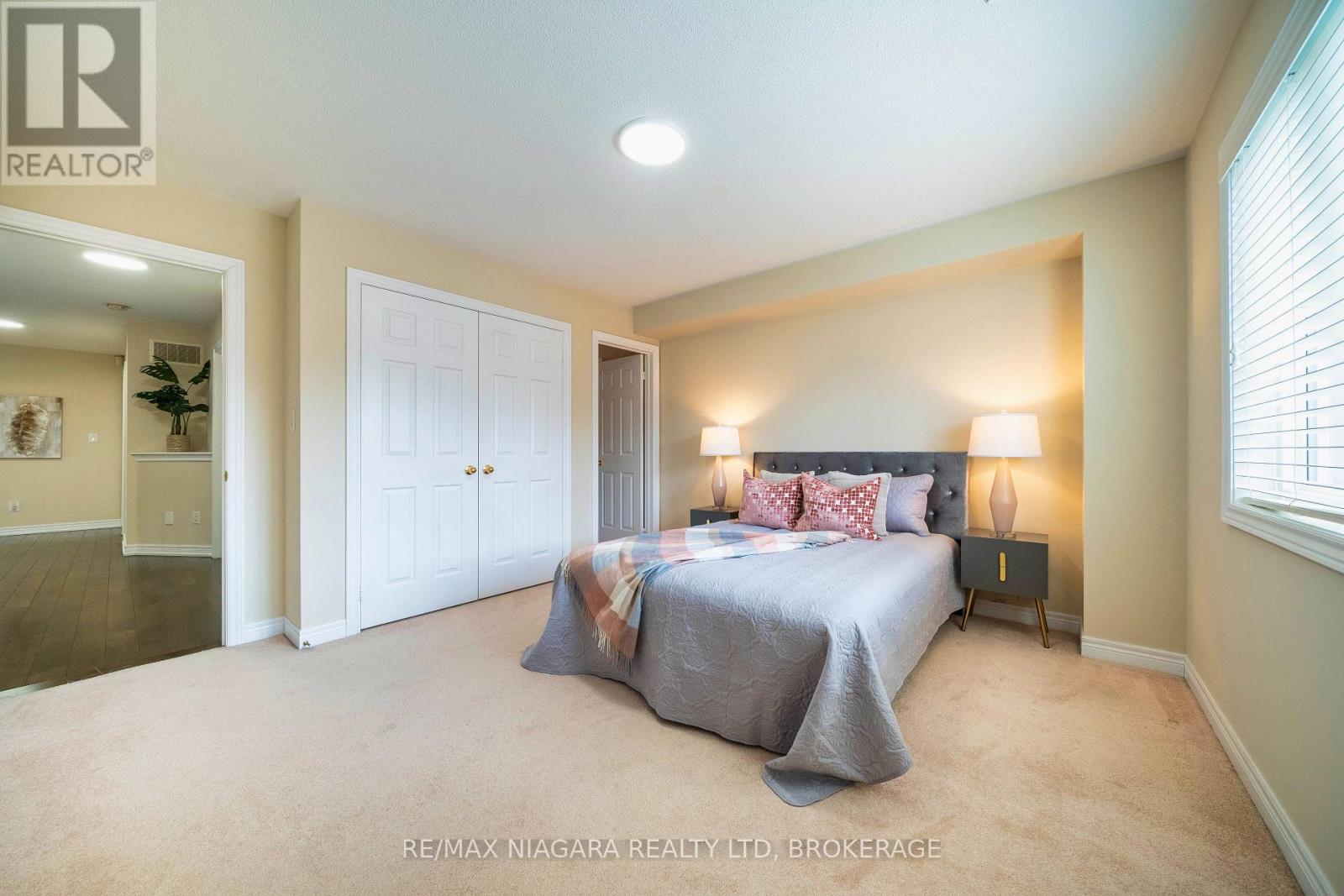 Photo 26 of 40 Dungannon Drive, Markham ON