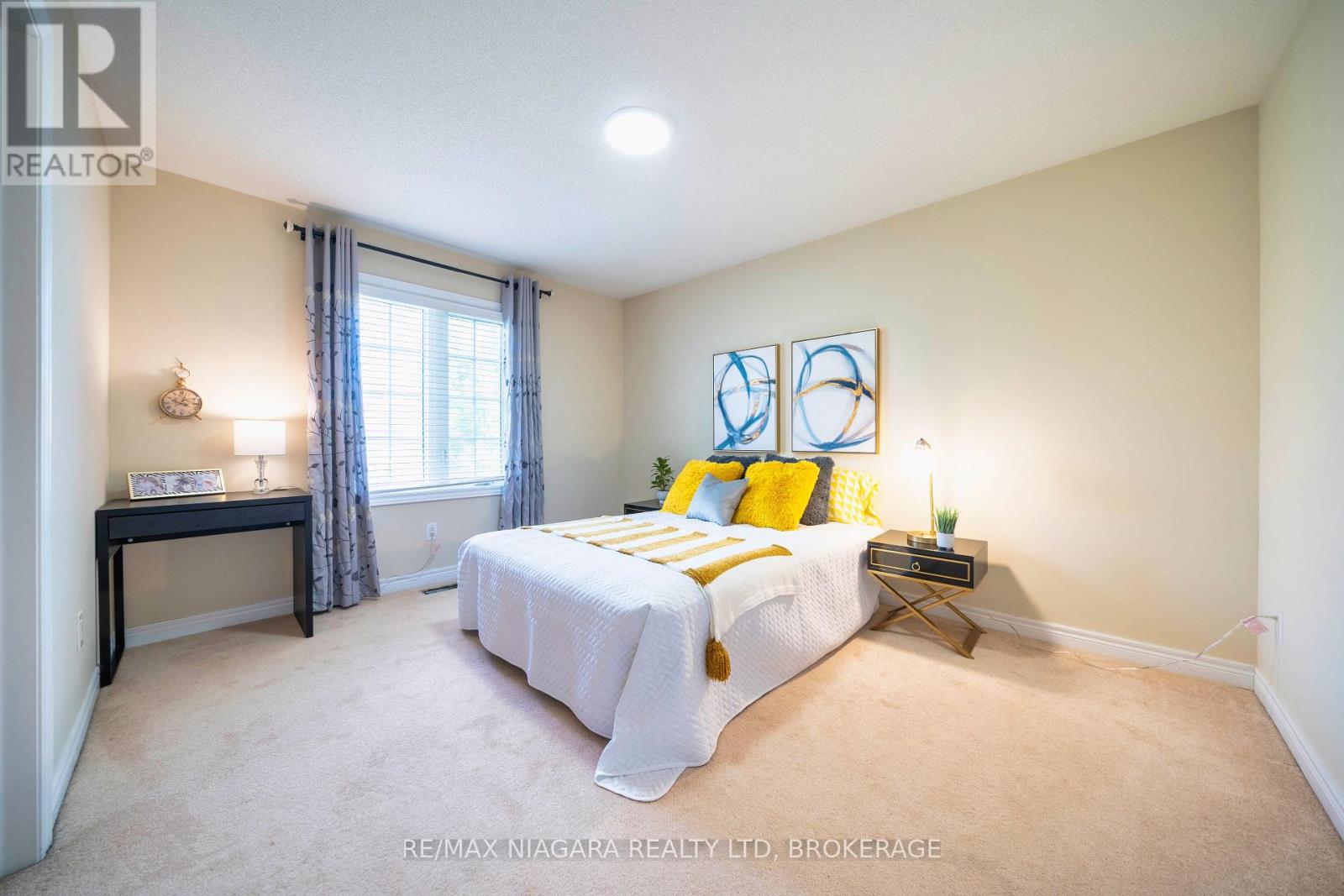 Photo 31 of 40 Dungannon Drive, Markham ON