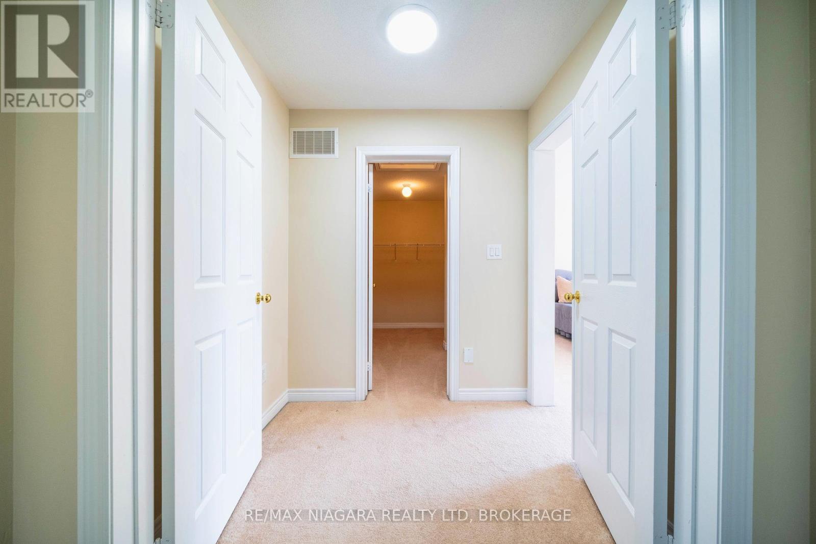 Photo 38 of 40 Dungannon Drive, Markham ON
