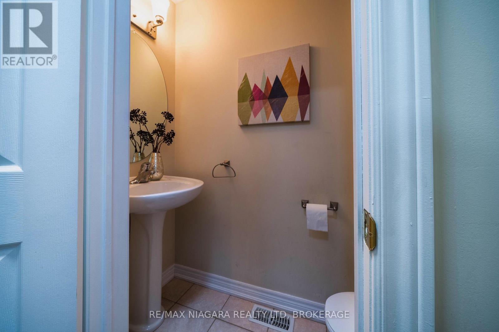 Photo 45 of 40 Dungannon Drive, Markham ON