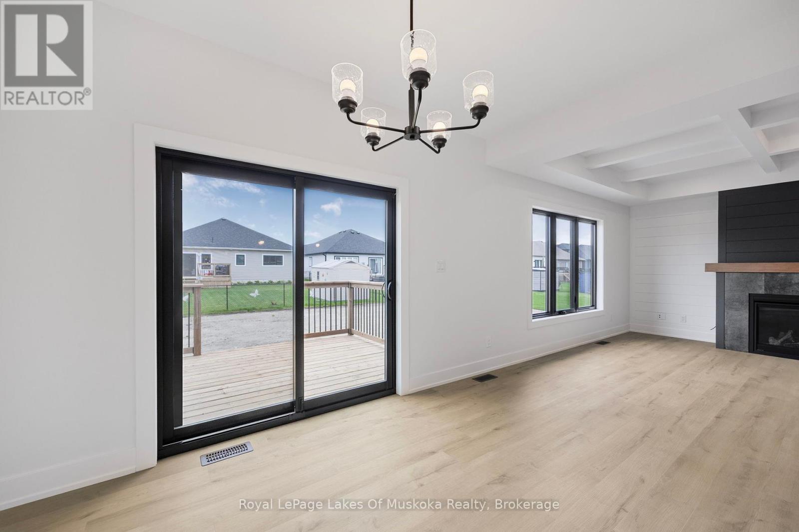 Photo 10 of 126 Brandon Avenue, Severn ON
