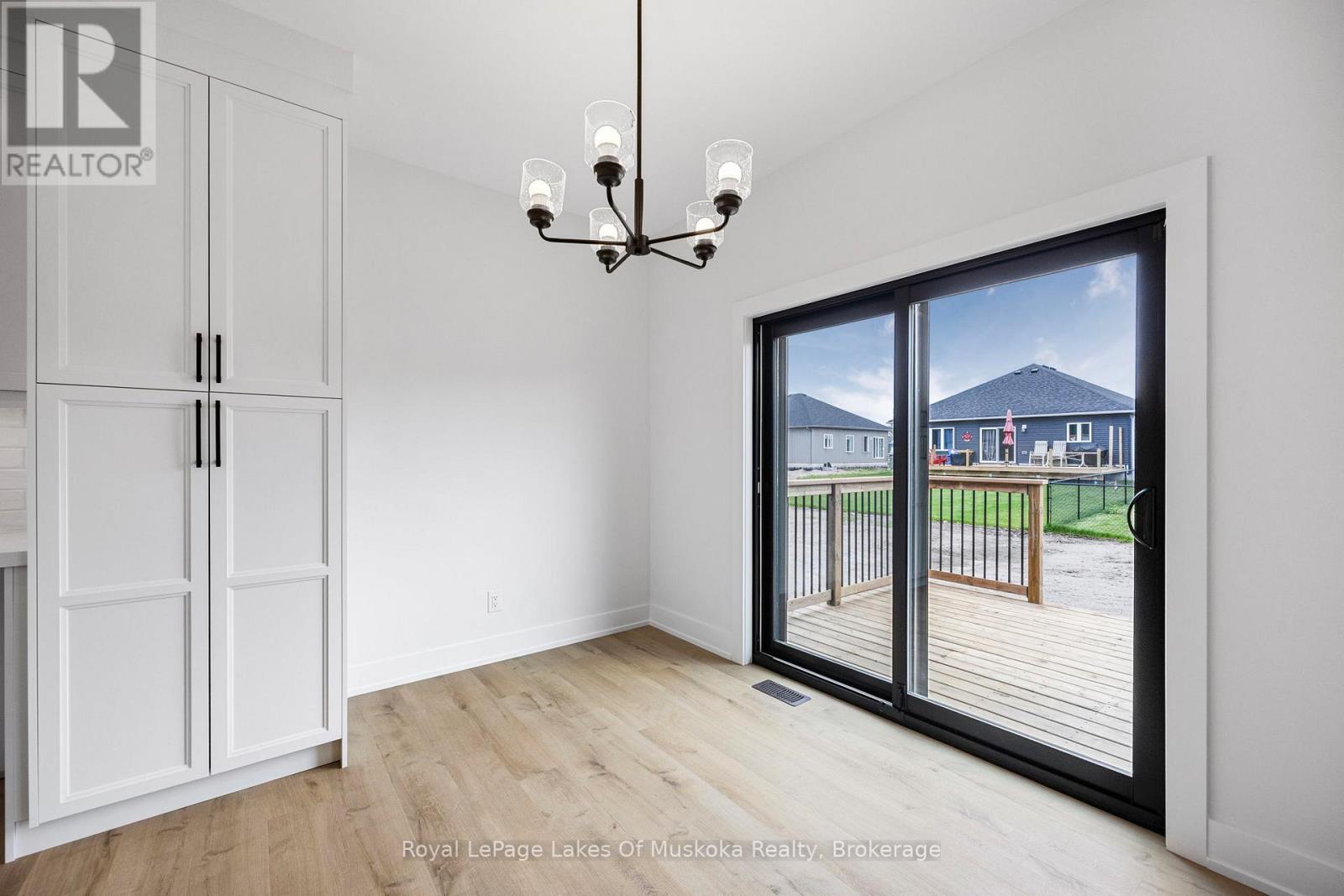 Photo 11 of 126 Brandon Avenue, Severn ON