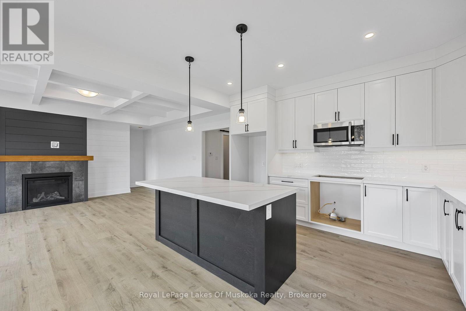 Photo 5 of 126 Brandon Avenue, Severn ON