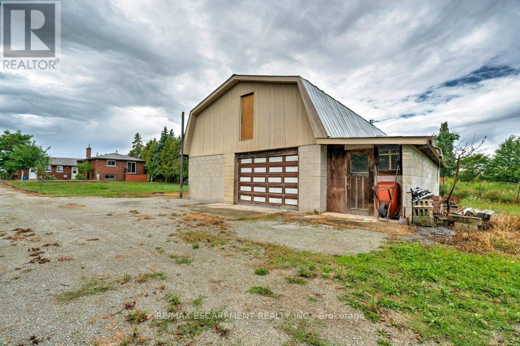 Photo 39 of 595 Green Mountain Road E, Hamilton ON